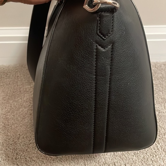 Givenchy Medium Antigone Shoulder Bag - Picture 3 of 6
